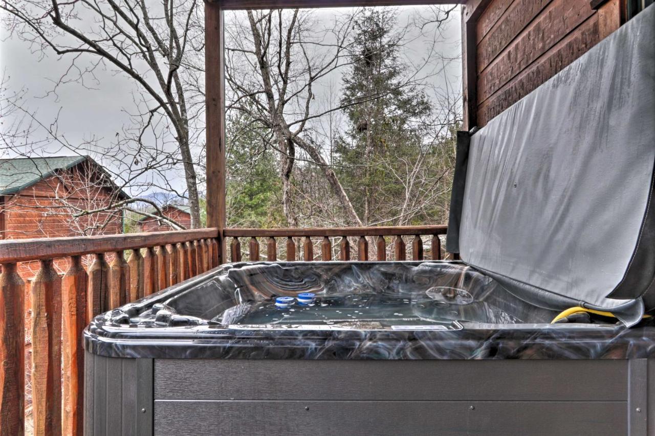Cabin With Pool Access About 3 Mi To Downtown Gatlinburg Eksteriør billede
