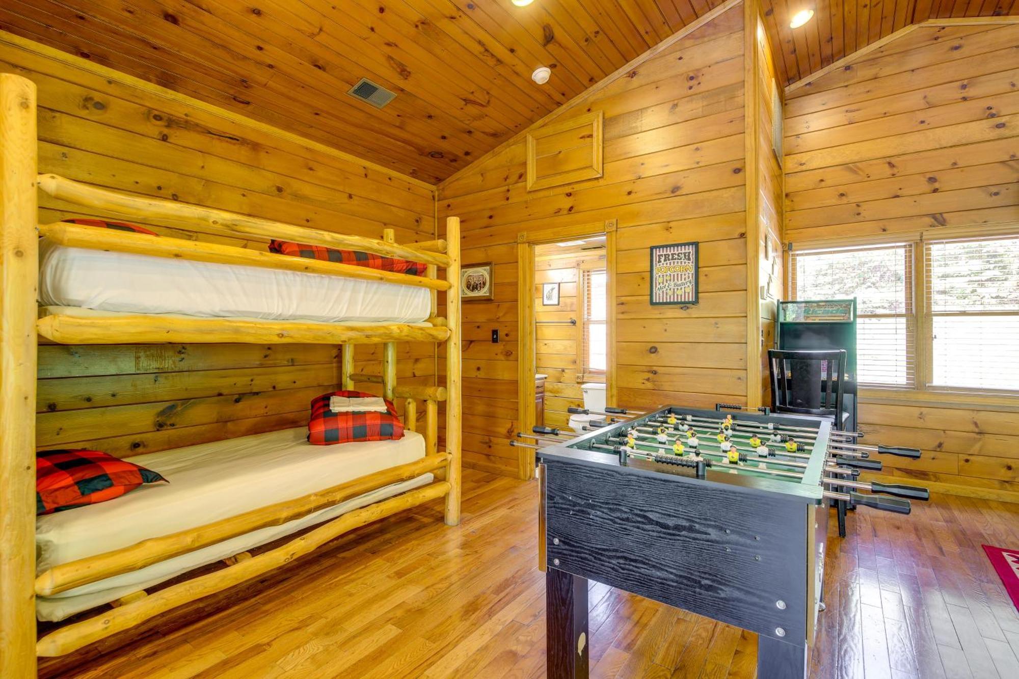 Cabin With Pool Access About 3 Mi To Downtown Gatlinburg Eksteriør billede