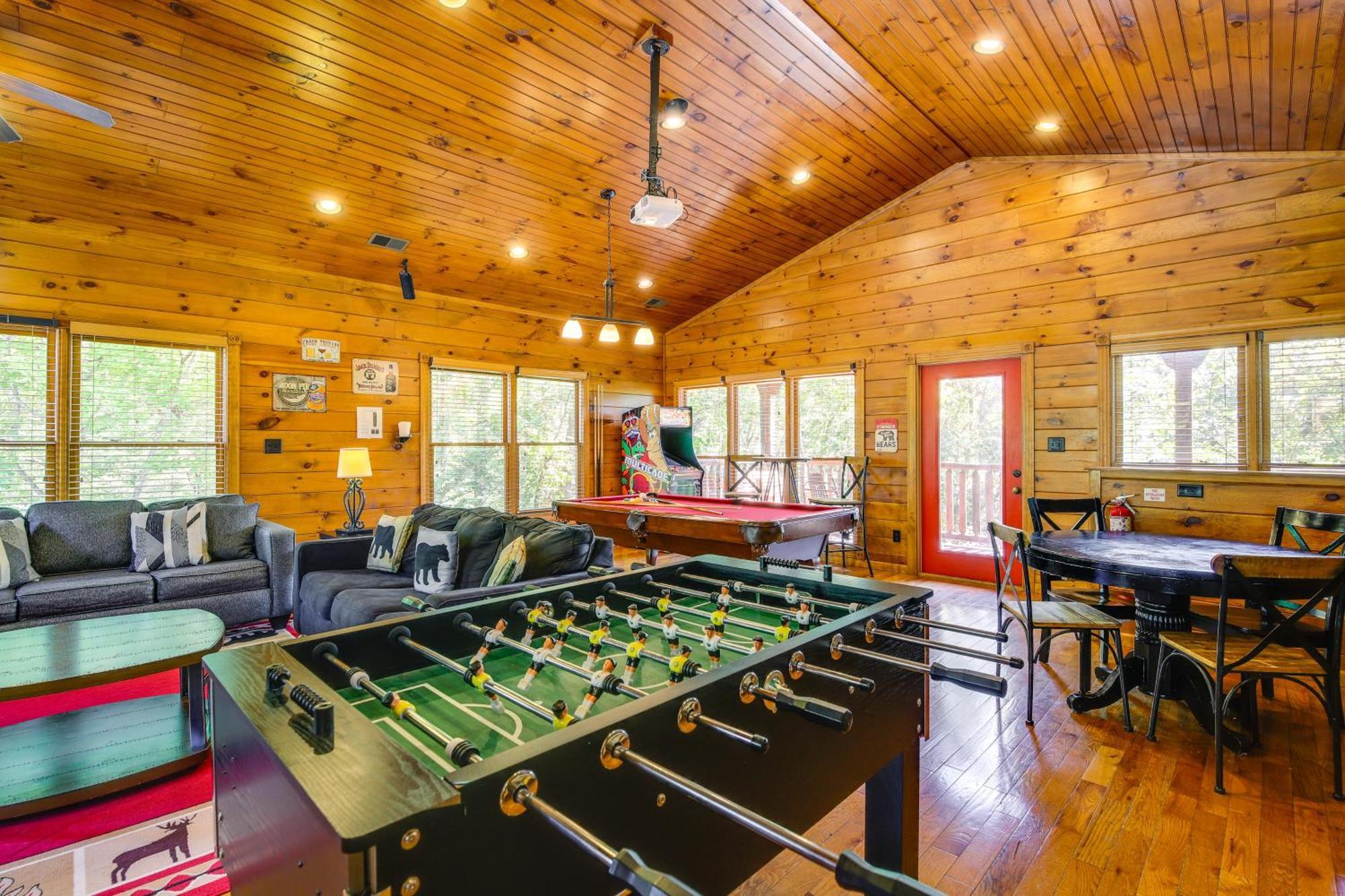 Cabin With Pool Access About 3 Mi To Downtown Gatlinburg Eksteriør billede