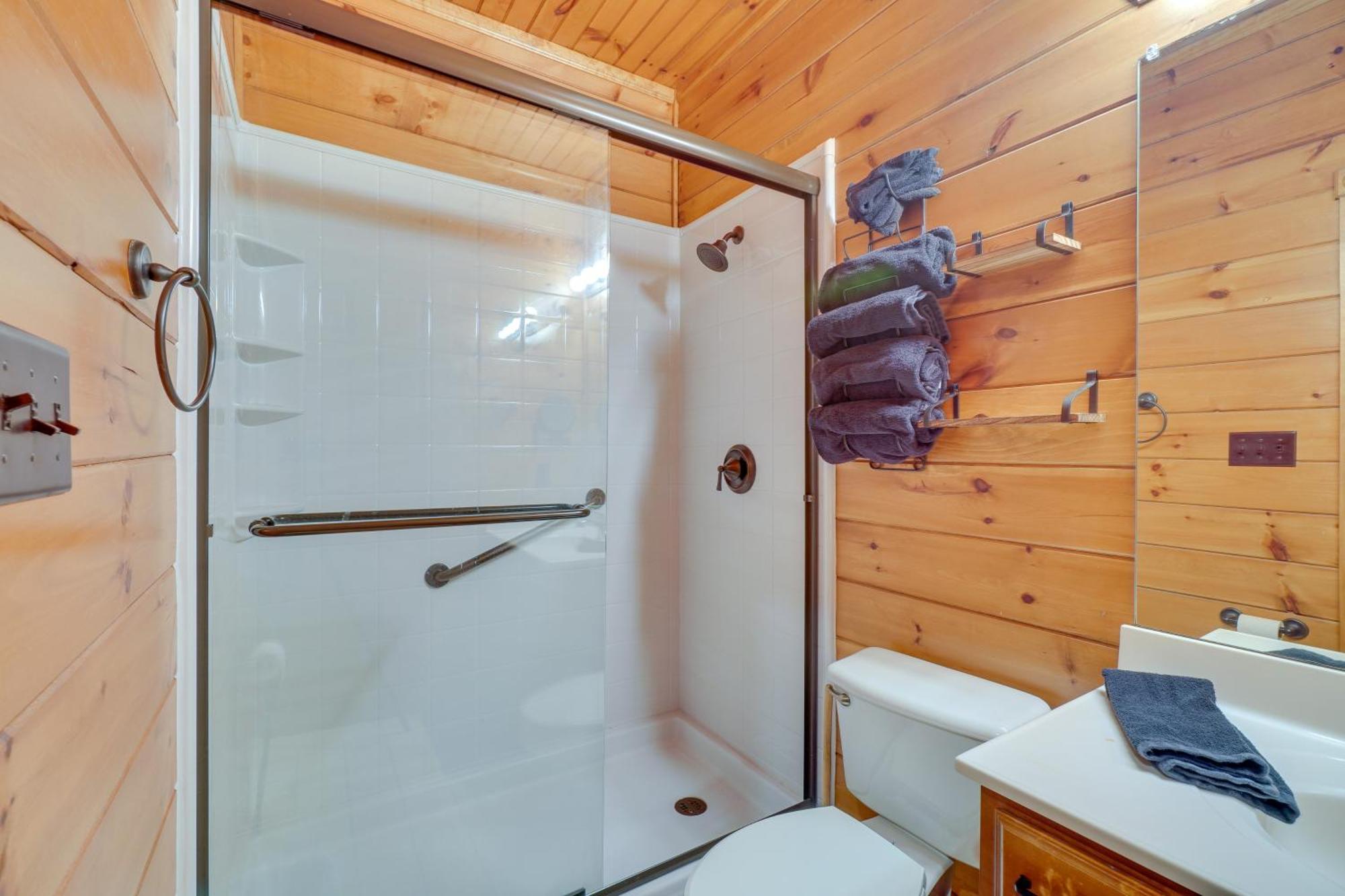 Cabin With Pool Access About 3 Mi To Downtown Gatlinburg Eksteriør billede