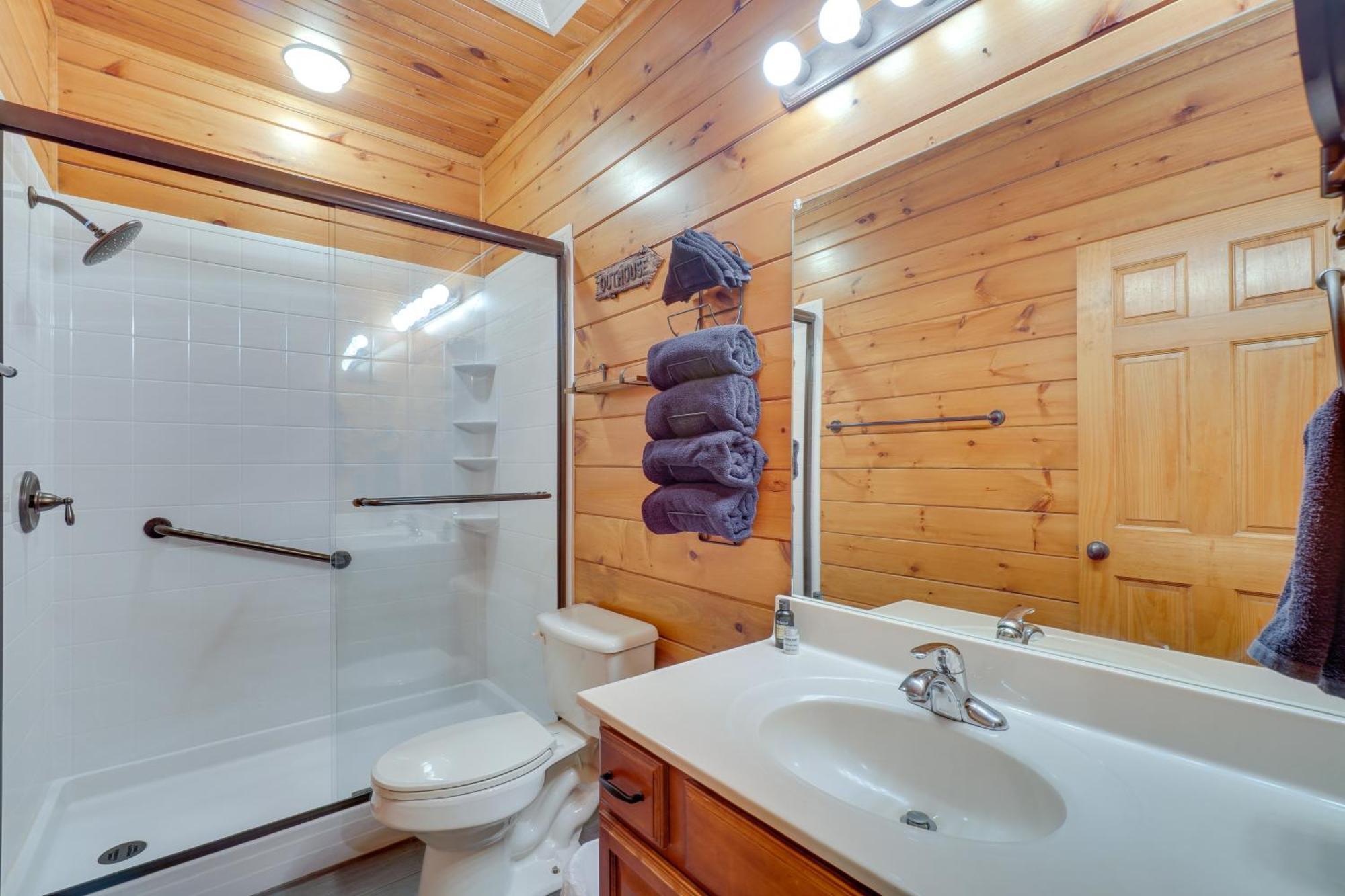 Cabin With Pool Access About 3 Mi To Downtown Gatlinburg Eksteriør billede