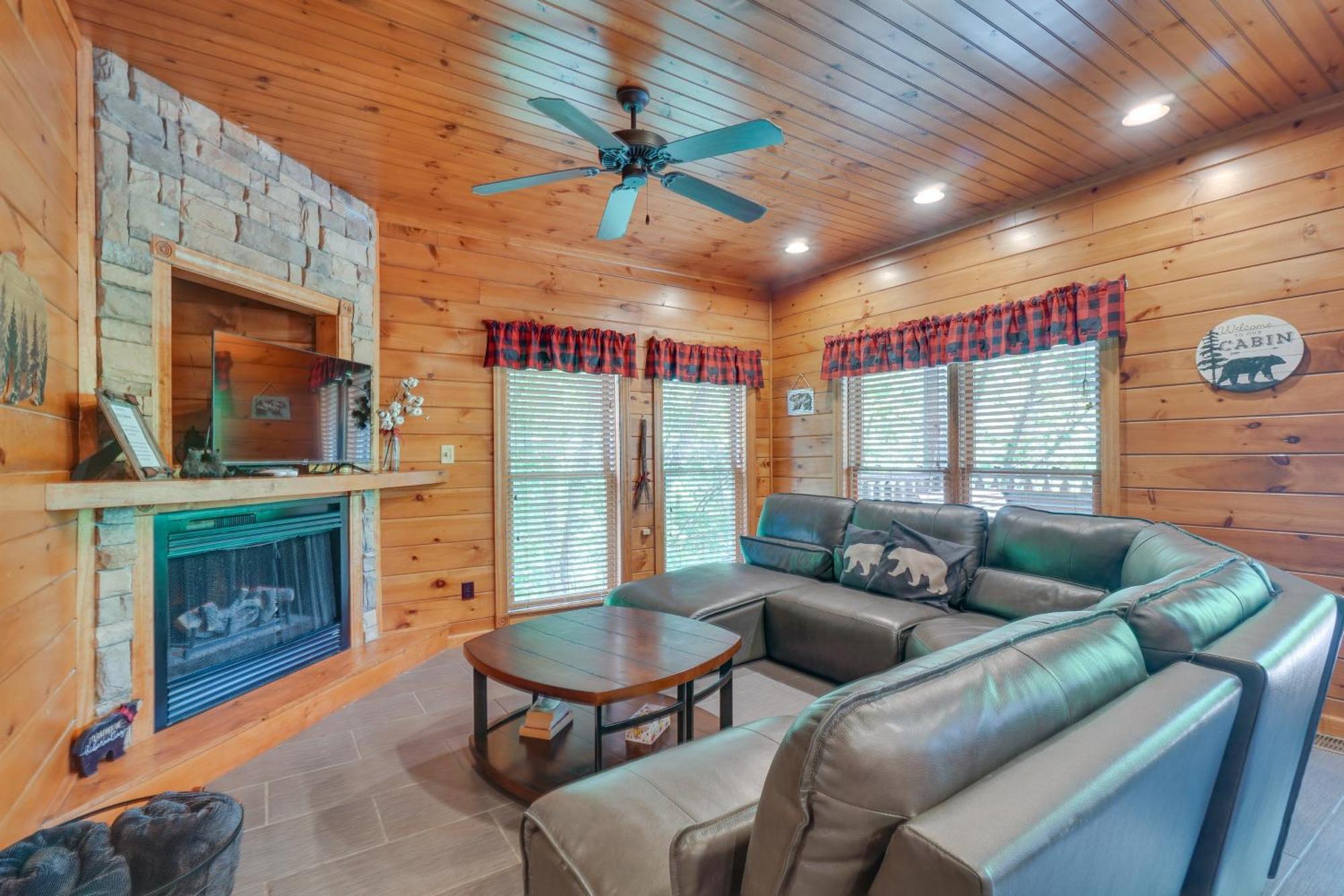 Cabin With Pool Access About 3 Mi To Downtown Gatlinburg Eksteriør billede