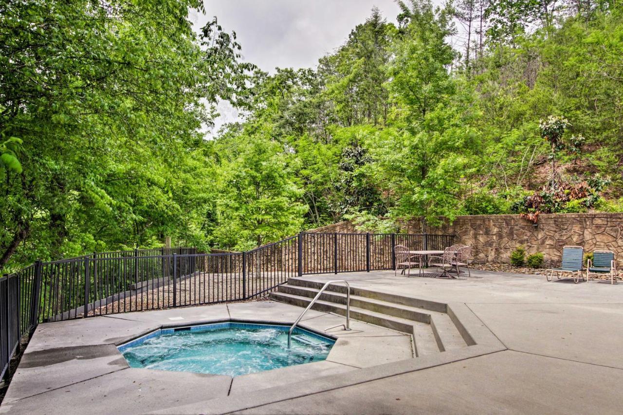 Cabin With Pool Access About 3 Mi To Downtown Gatlinburg Eksteriør billede