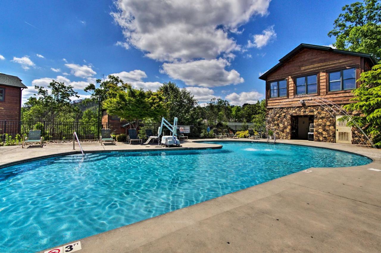 Cabin With Pool Access About 3 Mi To Downtown Gatlinburg Eksteriør billede