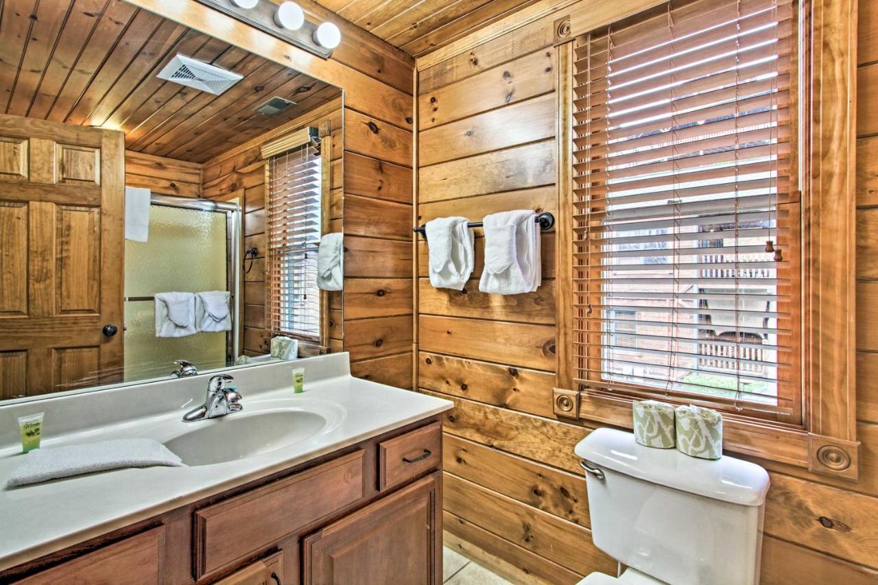 Cabin With Pool Access About 3 Mi To Downtown Gatlinburg Eksteriør billede