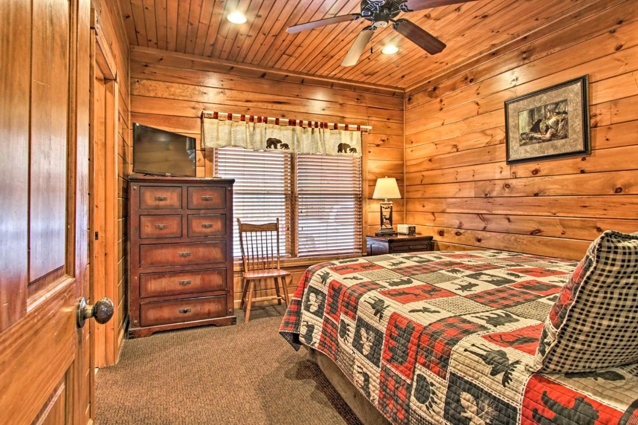 Cabin With Pool Access About 3 Mi To Downtown Gatlinburg Eksteriør billede